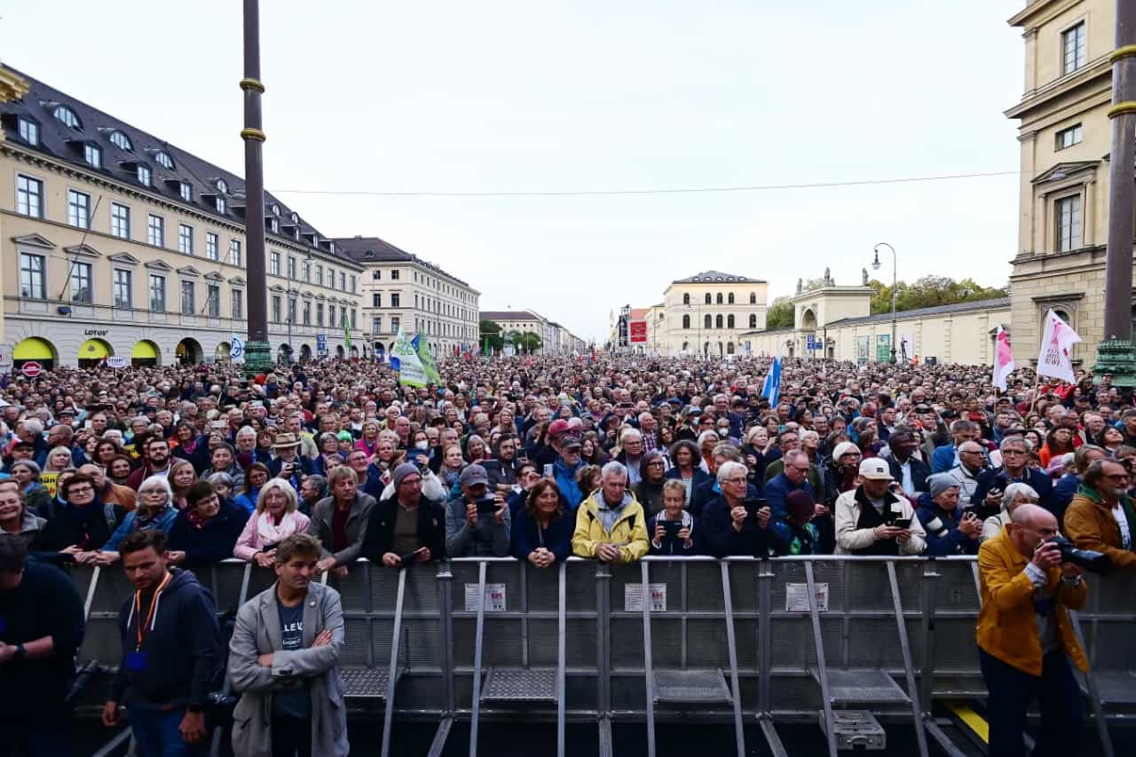 Demo Zammreissen 4. Oktober Odeonsplatz München