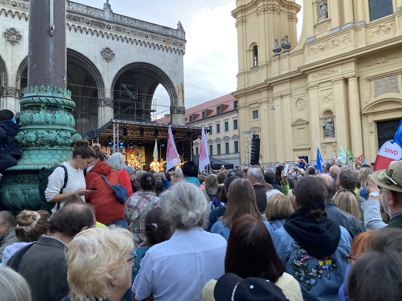 Demo Zammreissen 4. Oktober Odeonsplatz München