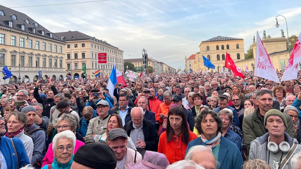 Demo Zammreissen 4. Oktober Odeonsplatz München