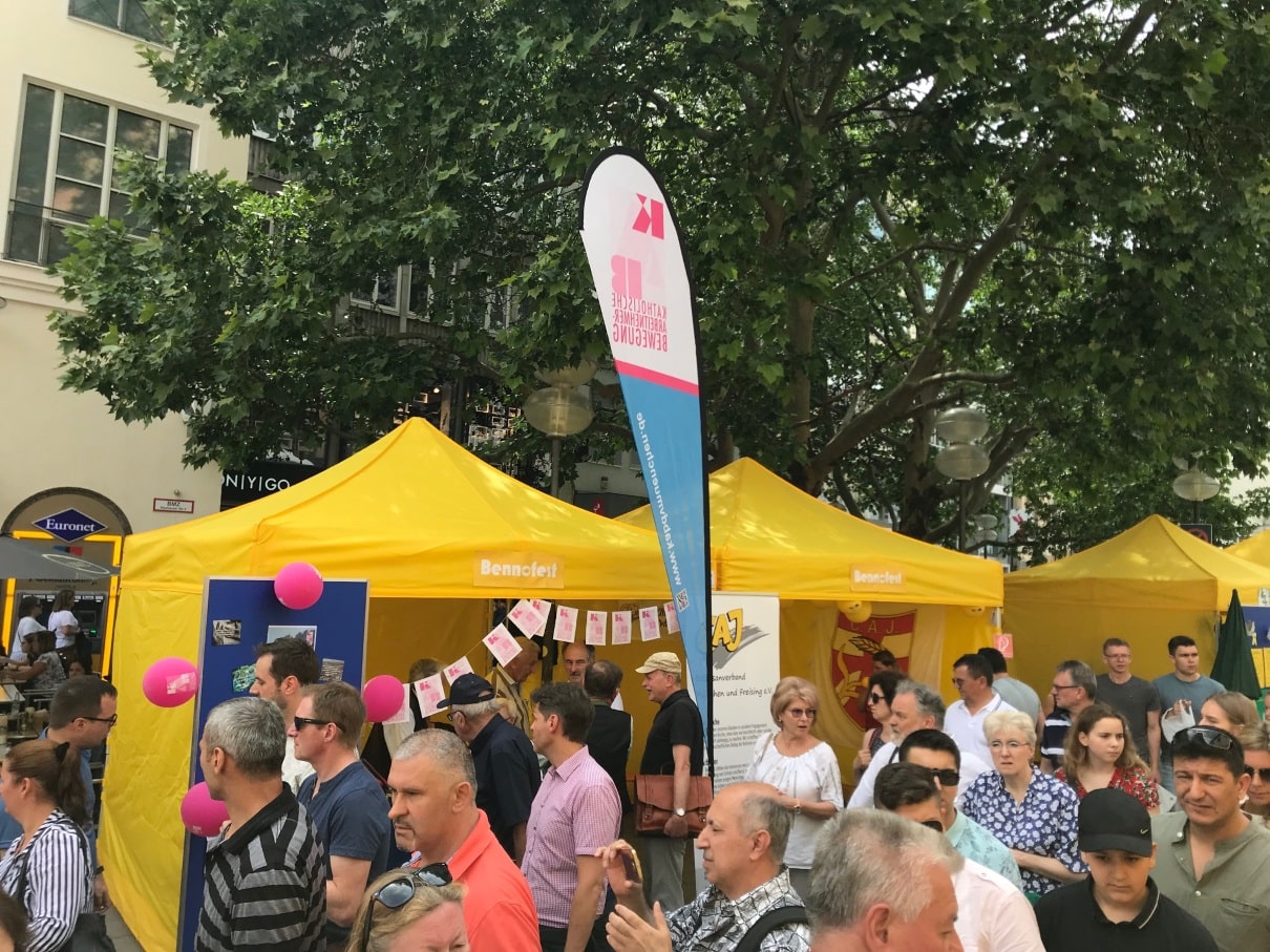 KAB-Stand in der Münchner Fußgängerzone beim Bennofest 2019