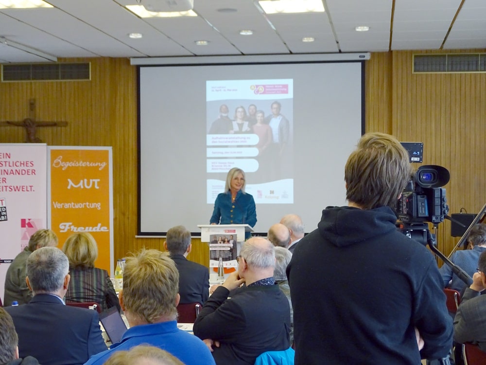Sozialministerin Ulrike Scharf bei ihrer Rede.